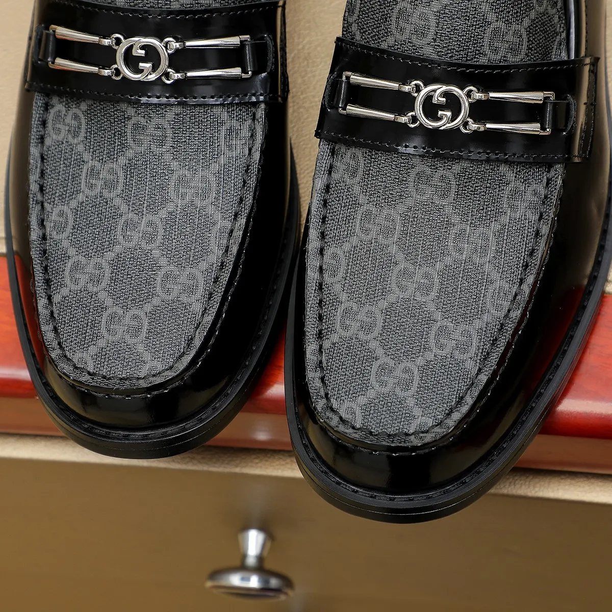 Men's men's shoes💰460💰💰Gucci official website men's business formal leather shoes updated💥Hong Kong counters synchronize new styles💥completely one-to-one replica shipment👍zero gap in counter quality 0⃣️made of imported cowhide on the outside+water-dyed🐂leather lining, color optional! Matching code 38-45